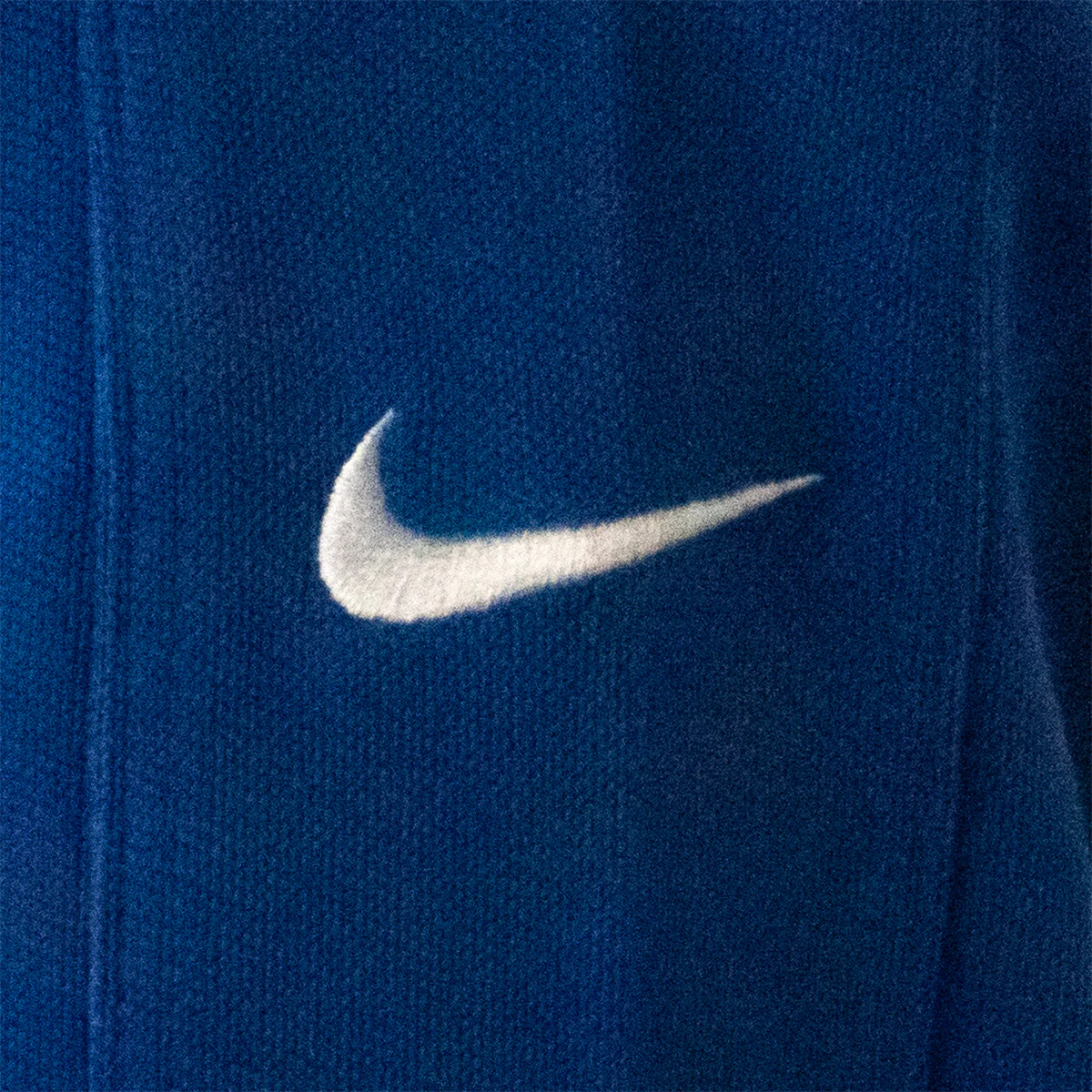KMD-215 | Nike Dri-FIT 1/2-Zip Cover-Up - Image 3